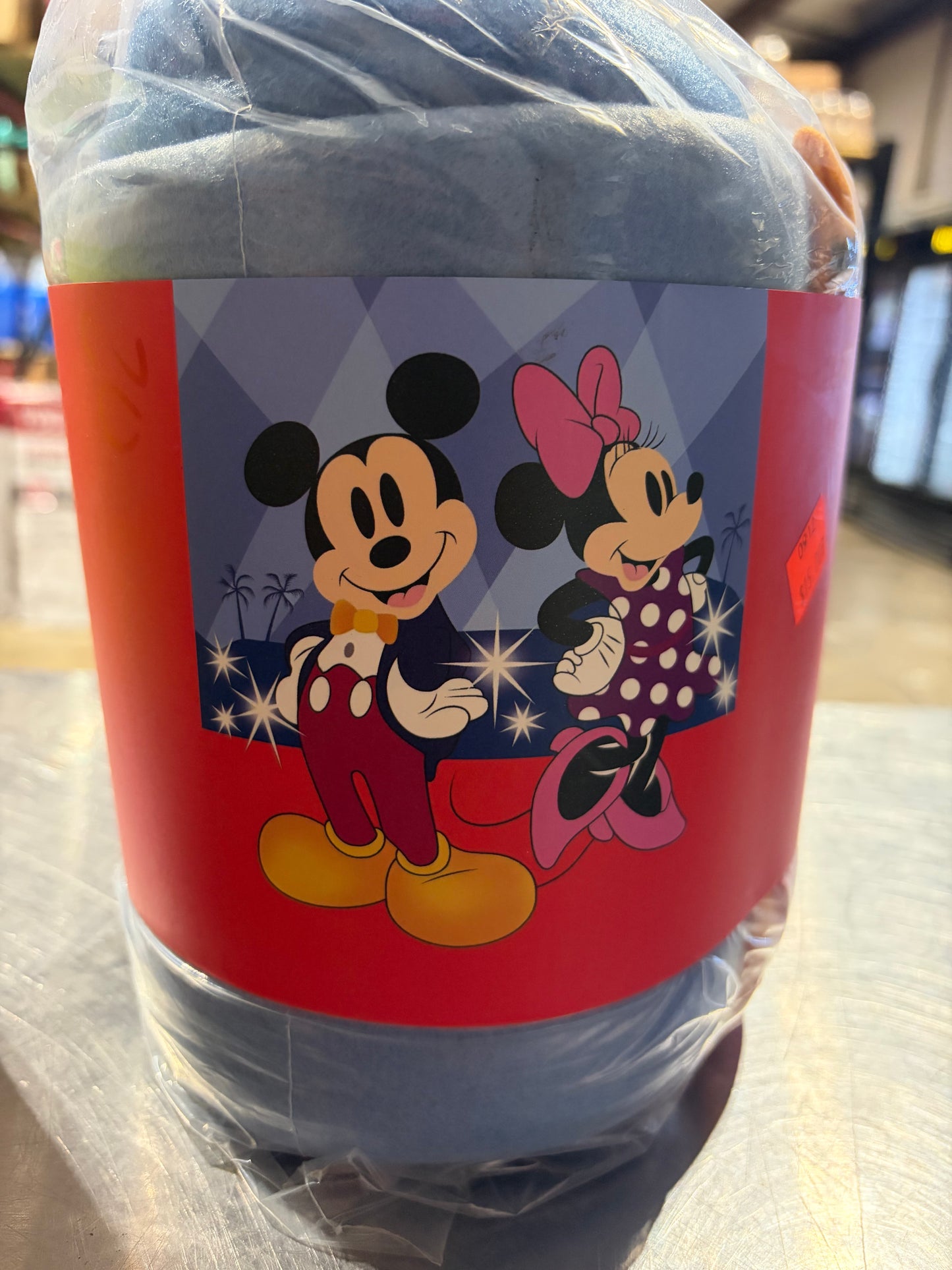 Queen size blanket (mickie Minnie)
