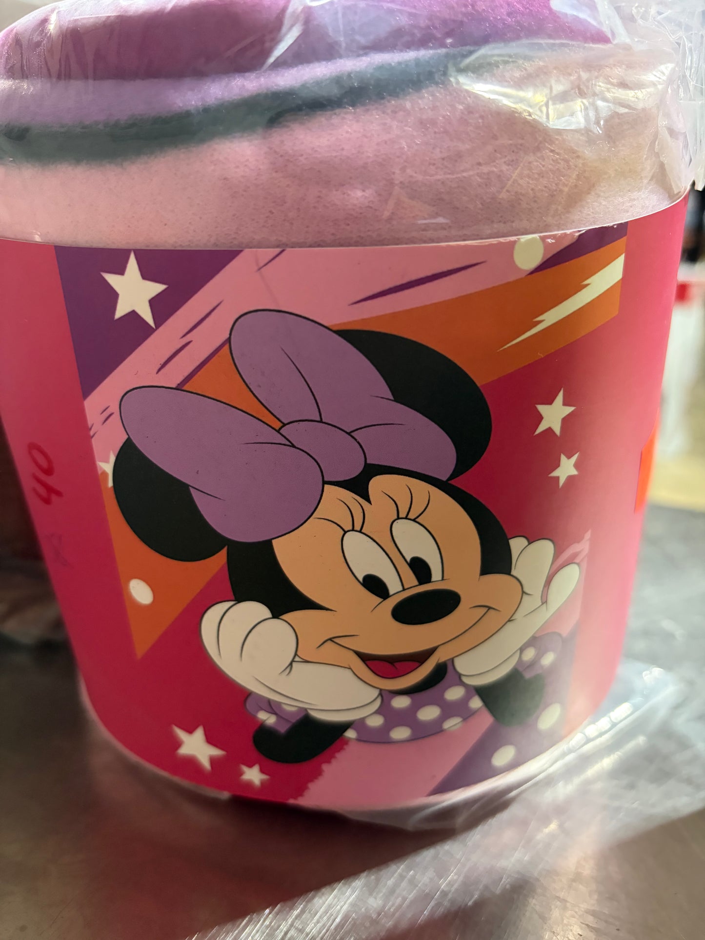 Queen size blanket (Minnie)